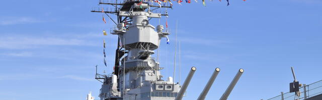 USA merevägi peibutab uusi teenistujaid drag queeni abil