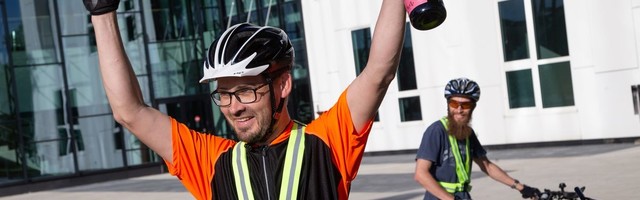 Maakonnalehtede velotuur jõudis Jõhvi