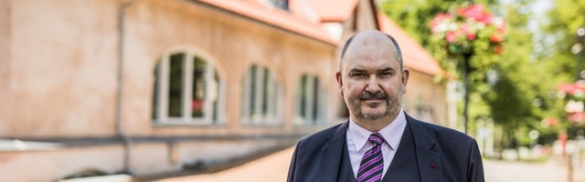 Viljandi linnapeaks pürgiv Ando Kiviberg: Jaak Joala kuju ei kao kusagile