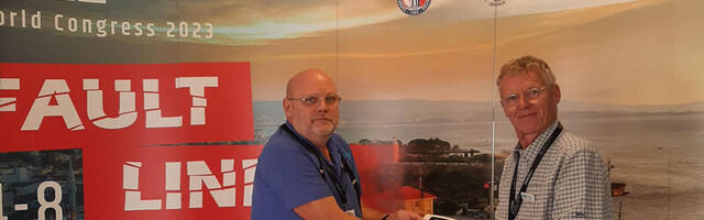 Kunstiõpetaja TÕNU TALVE viis Aruküla kooli  õpilaste tööd maailmakongressile