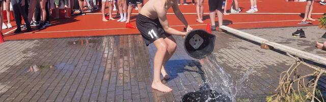 Aru­kü­la põ­hi­koo­li õpilastele korraldati es­ma­kord­selt tu­le­tõr­jeo­lüm­pia