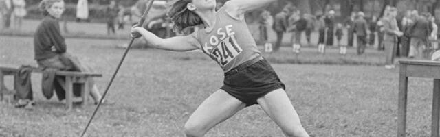 Kunst­nik MA­RET KER­NU­MEES elas lap­se­na  Aeg­vii­dus ja Keh­ras